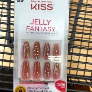 Kiss nails